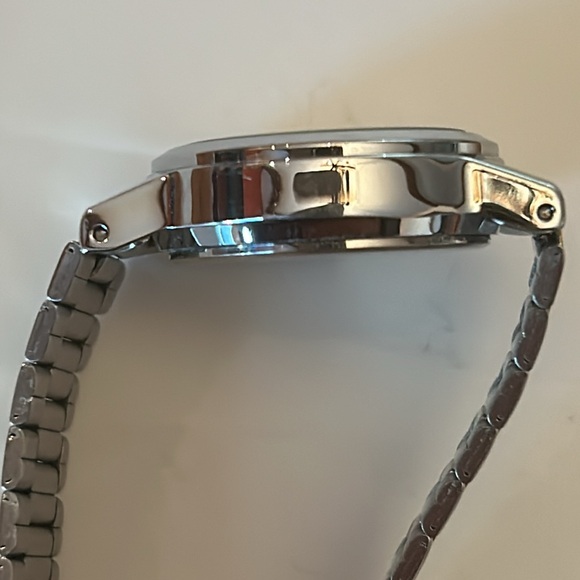 Ladies Lorus Watch - gold and silver toned - Picture 4 of 14